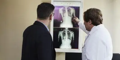 Beneficios de Pilates en casos de escoliosis