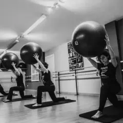 Alameda Studio Pilates Clase Suelo Fitball